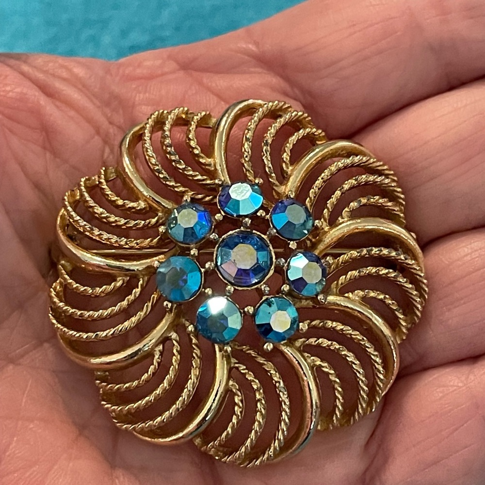 Vintage Aurora Borealis Brooch
